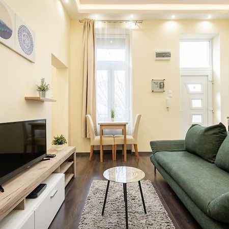 Peppy Home Of Harmony Boedapest Buitenkant foto