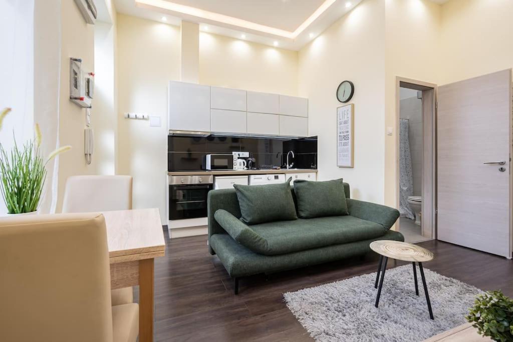 Peppy Home Of Harmony Boedapest Buitenkant foto